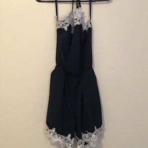 Backless lace romper